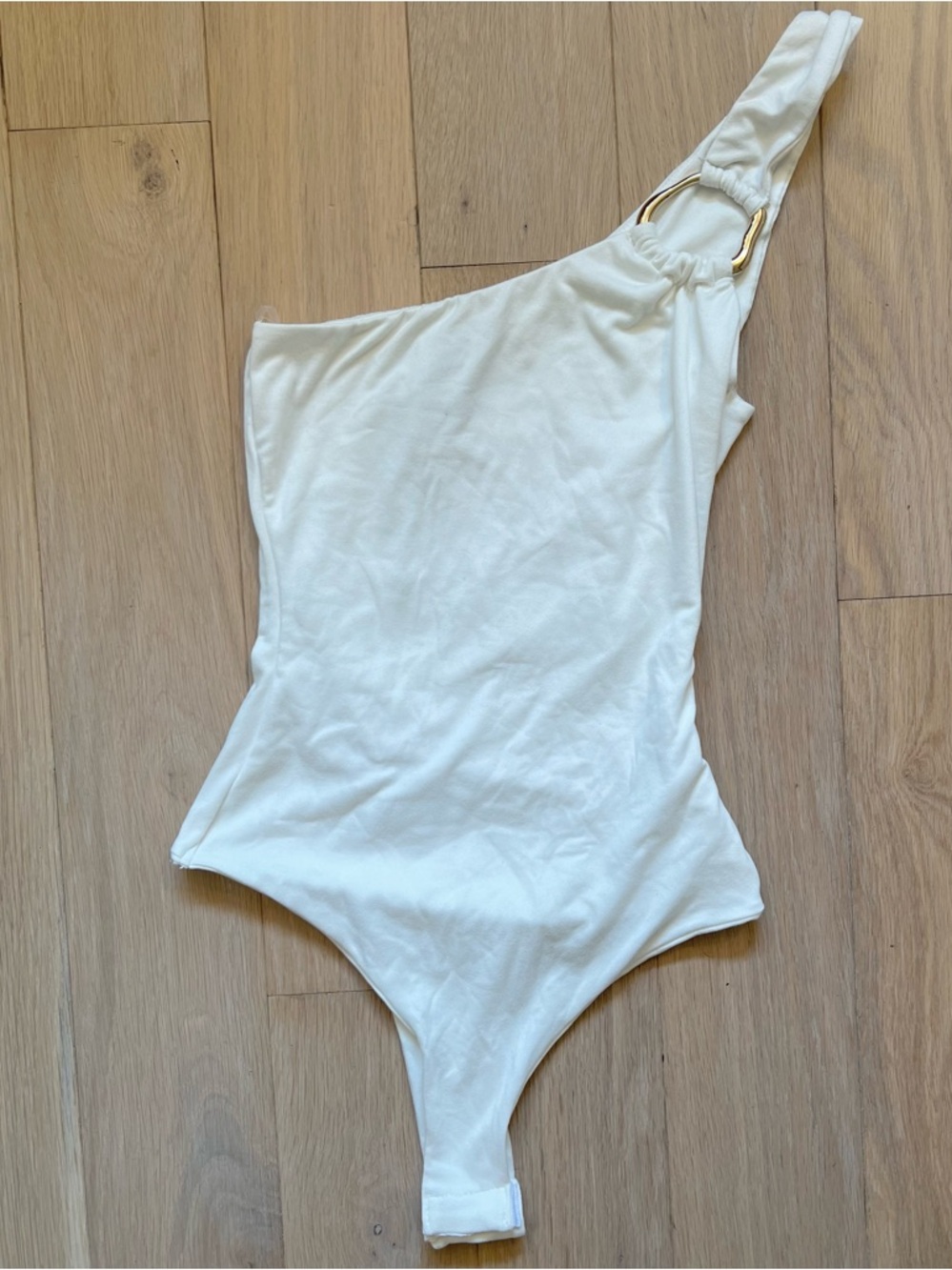 NWT New Windsor Ivory One-Shoulder White Bodysuit with Gold Ring Small